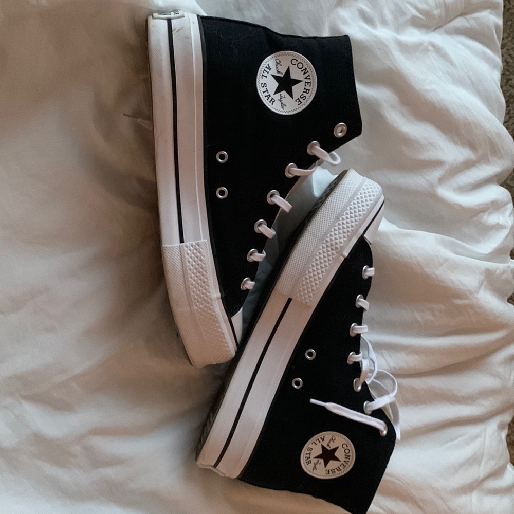 HIGH TOP BLACK PLATFORM CONVERSE
